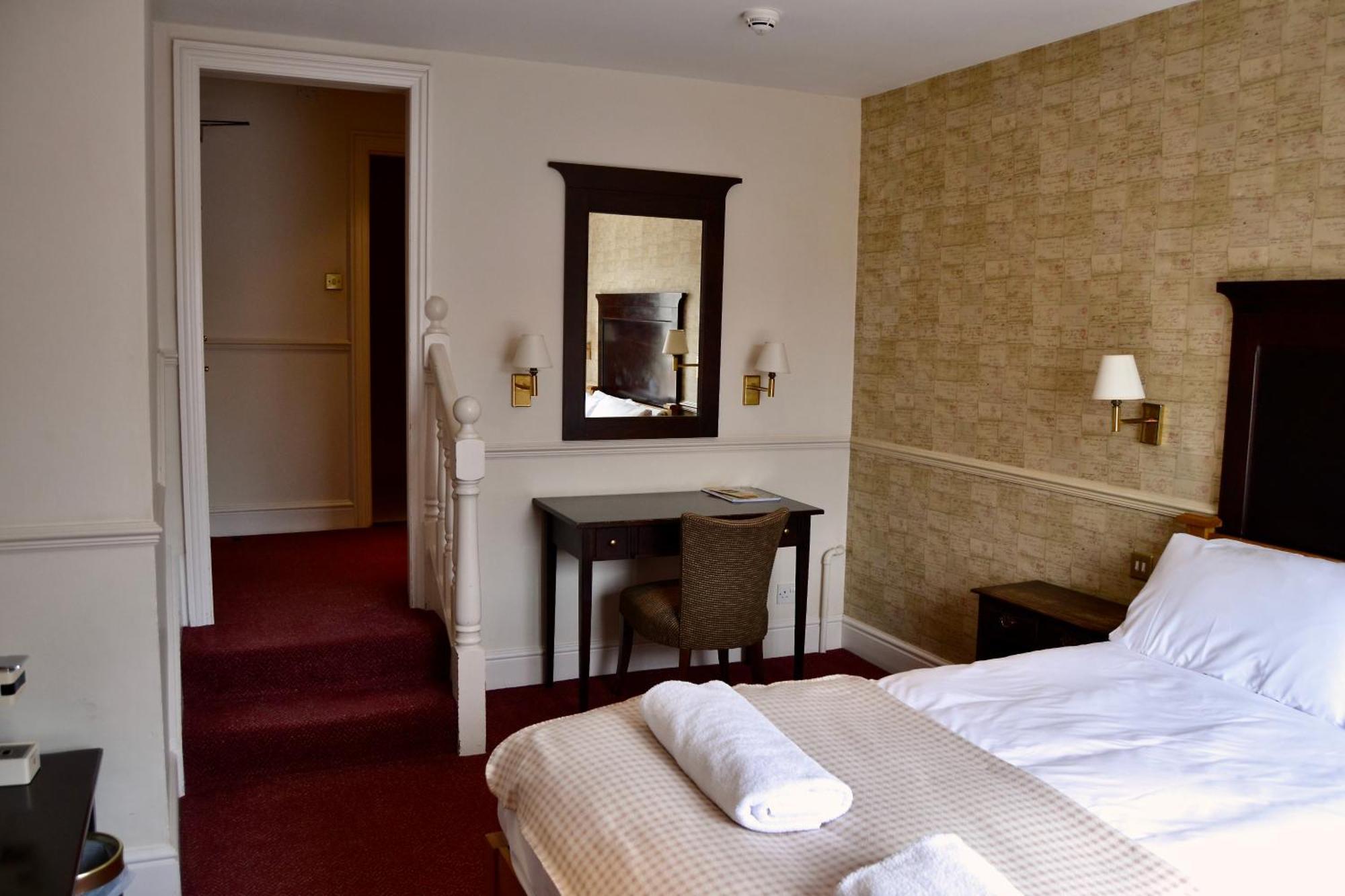The Crown Hotel Фрамлингам Екстериор снимка
