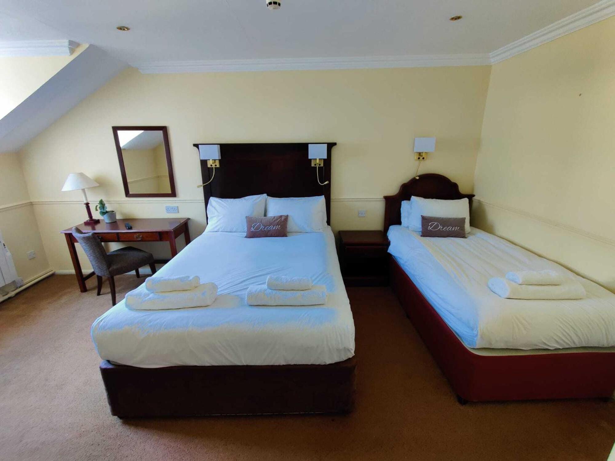 The Crown Hotel Фрамлингам Стая снимка
