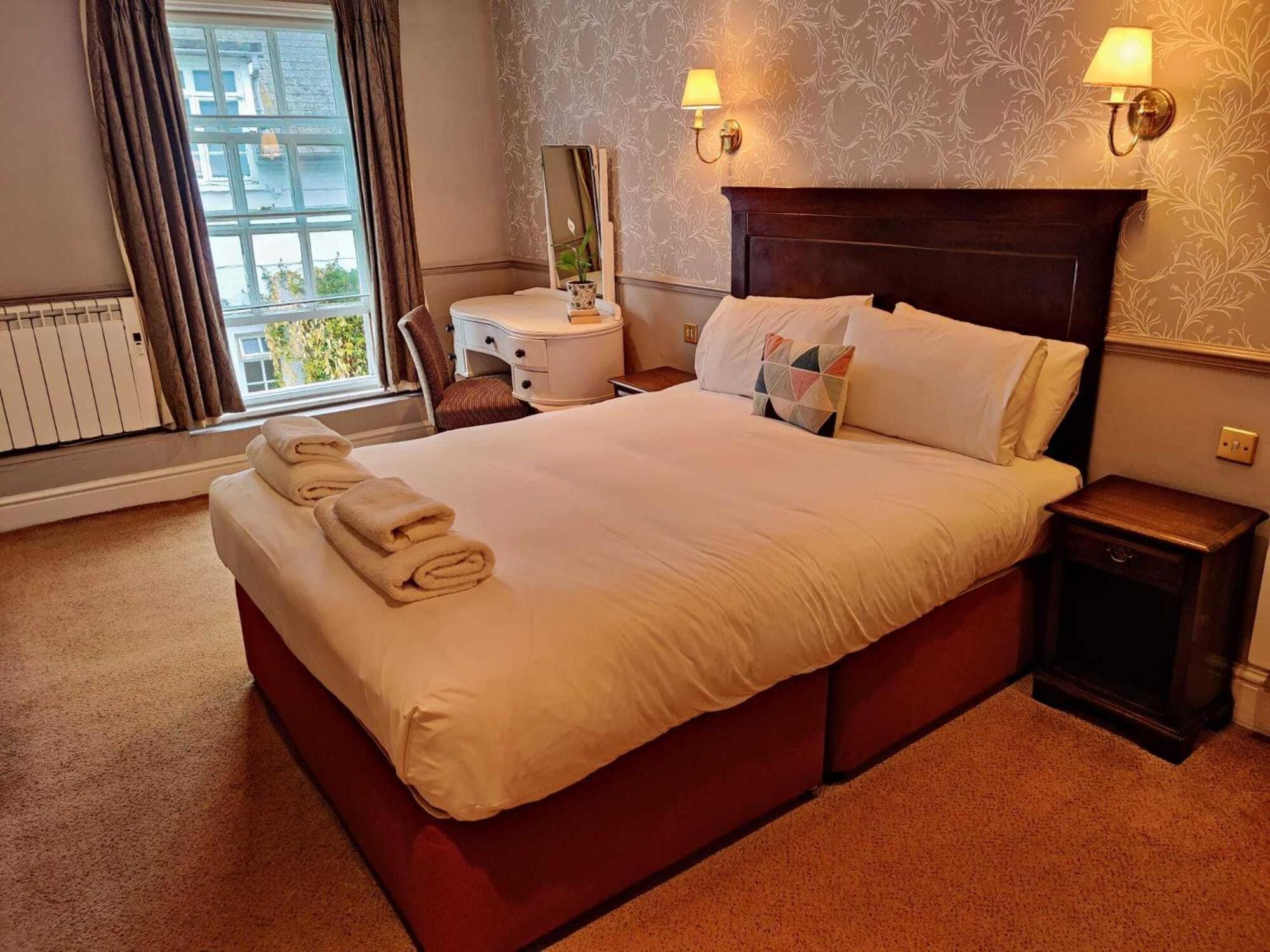 The Crown Hotel Фрамлингам Стая снимка